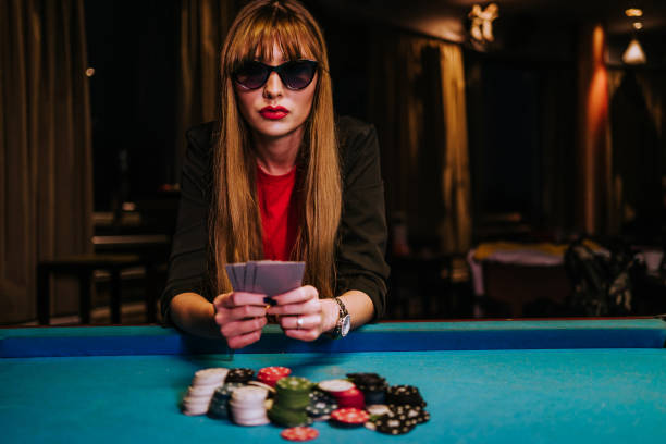 Live blackjack table with dealer, cards, and betting interface on g200
